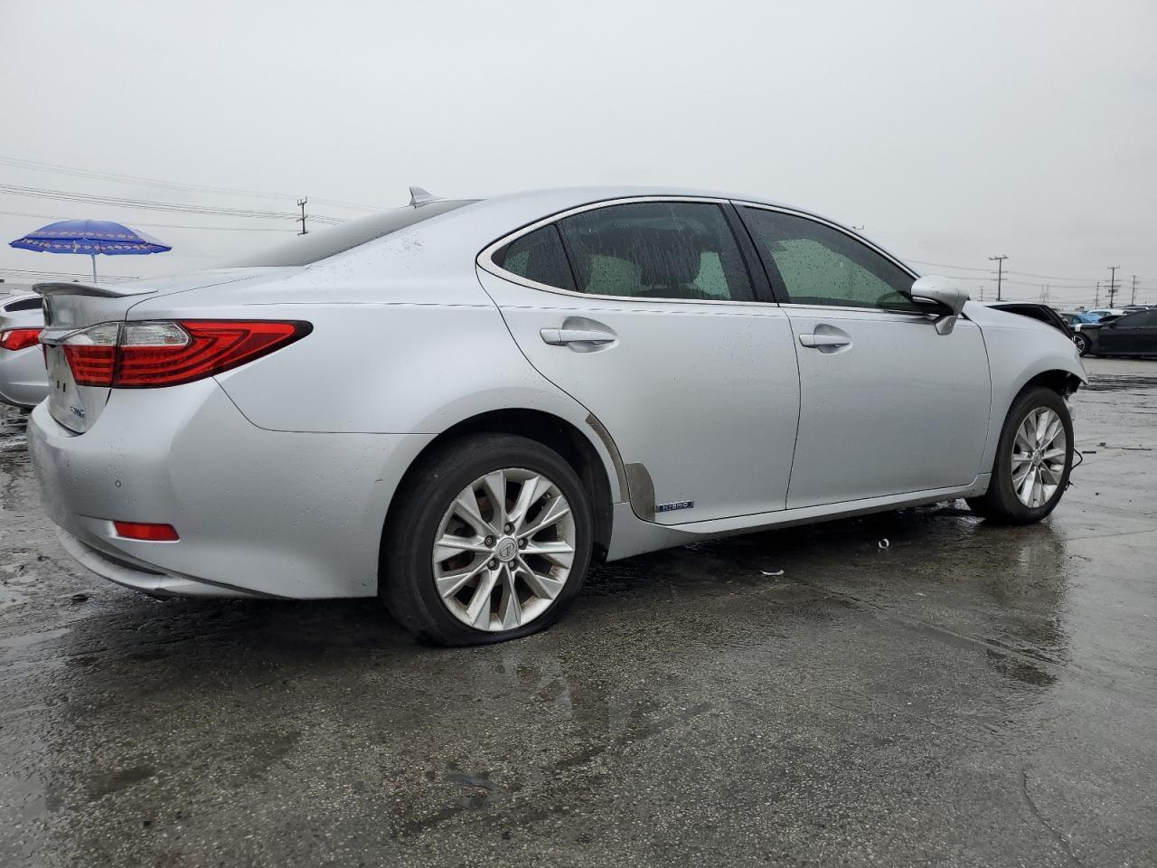 2013 Lexus Es 300H - Image 3