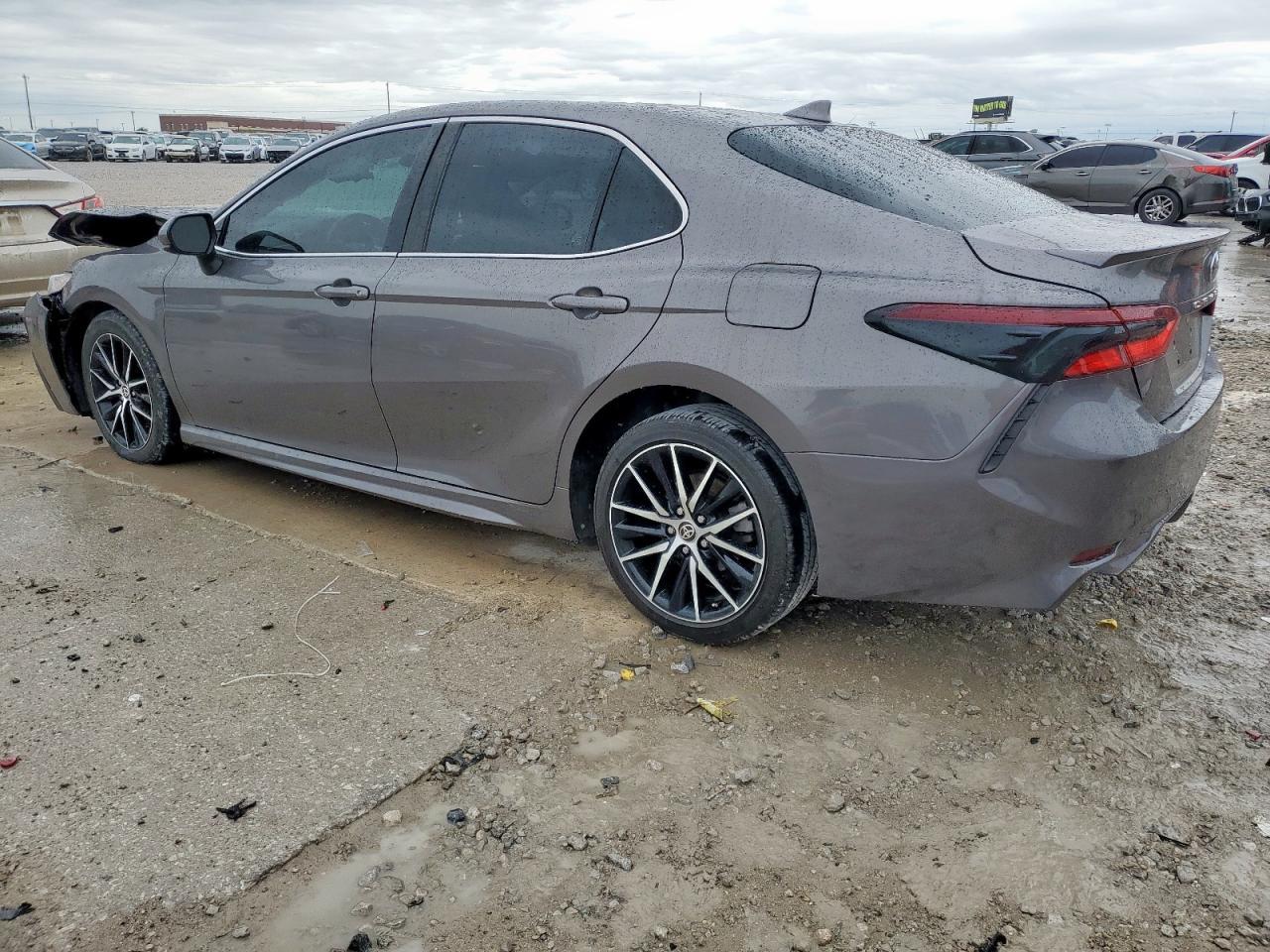 2021 Toyota Camry Se - Image 2
