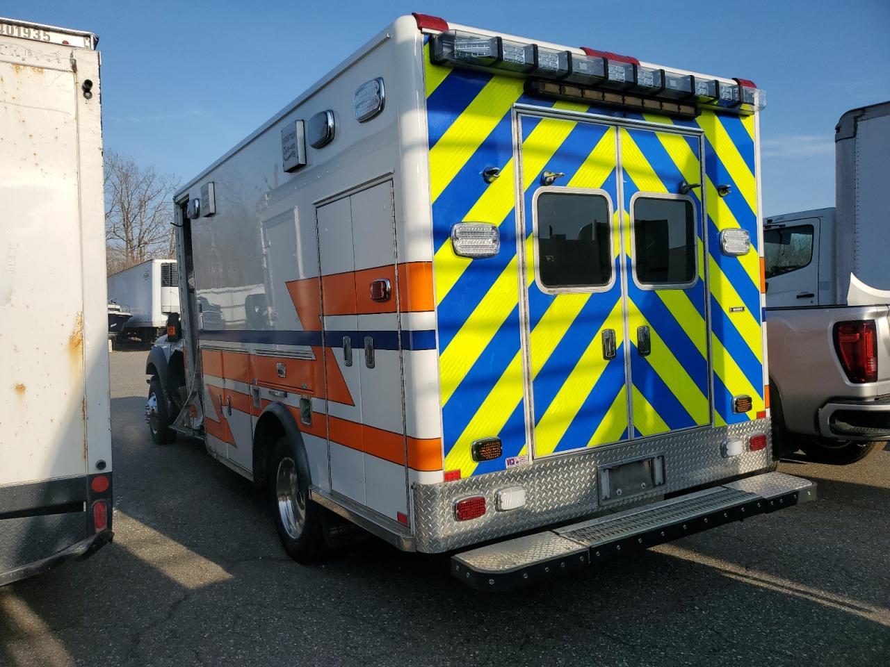 2015 Ford F450 Super Duty - Фото 2