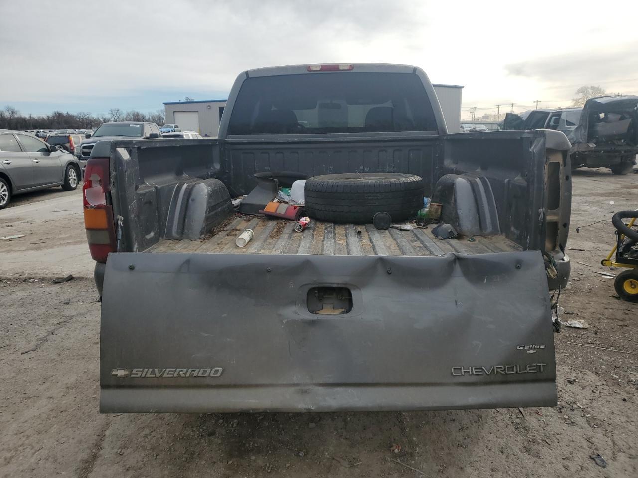 2002 Chevrolet Silverado C1500 - Image 6