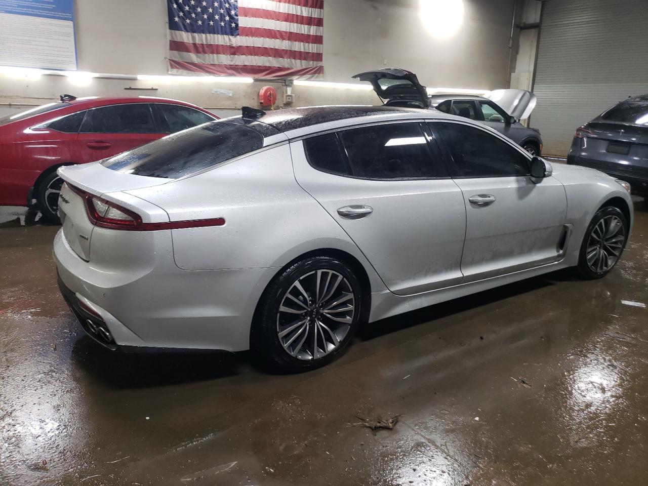 2018 Kia Stinger Premium - Фото 3