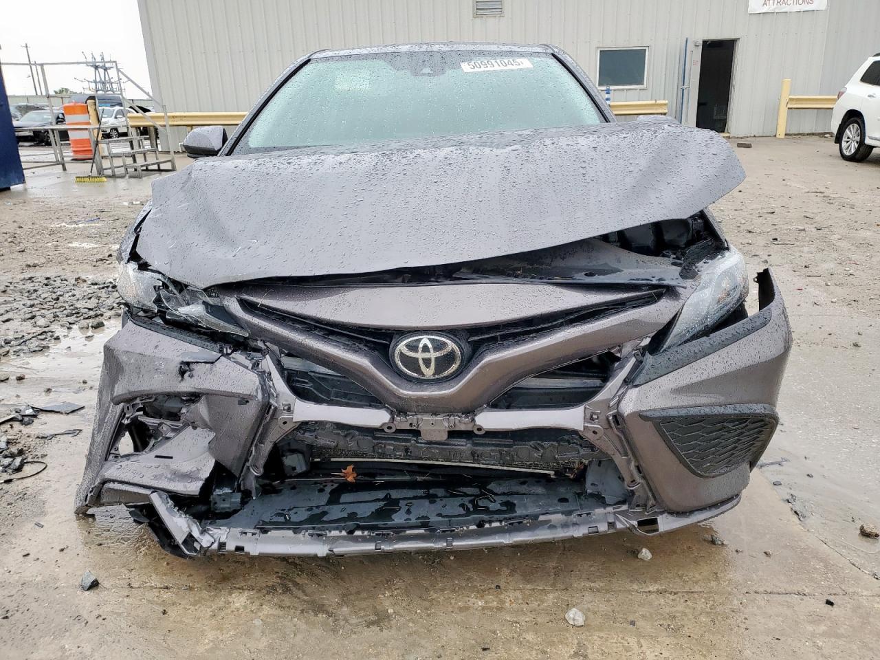 2021 Toyota Camry Se - Image 5