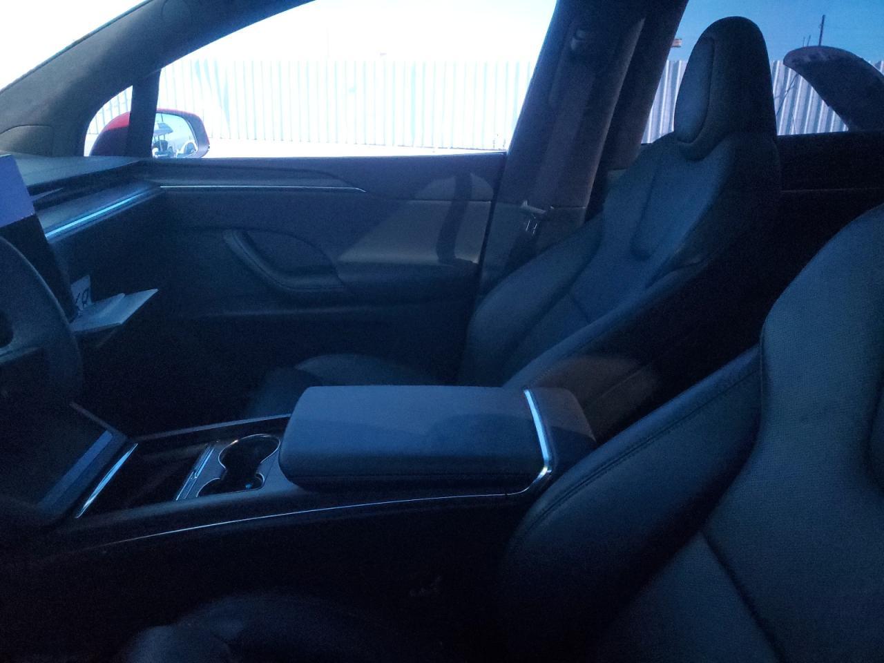 2022 Tesla Model X - Image 7