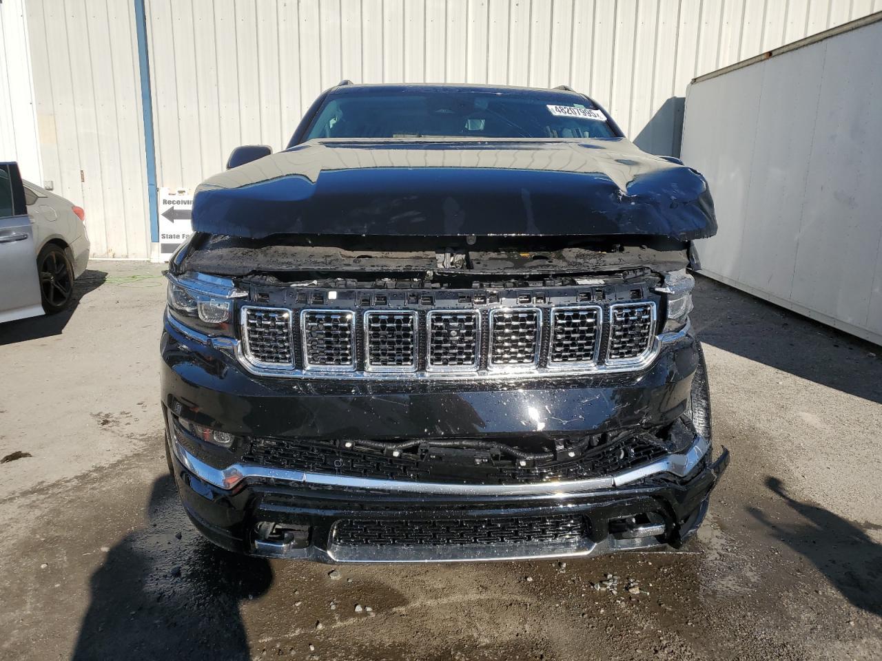 2022 Jeep Grand Wagoneer Series Iii - Image 5