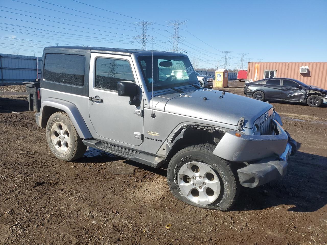 2015 Jeep Wrangler Sahara - Фото 4