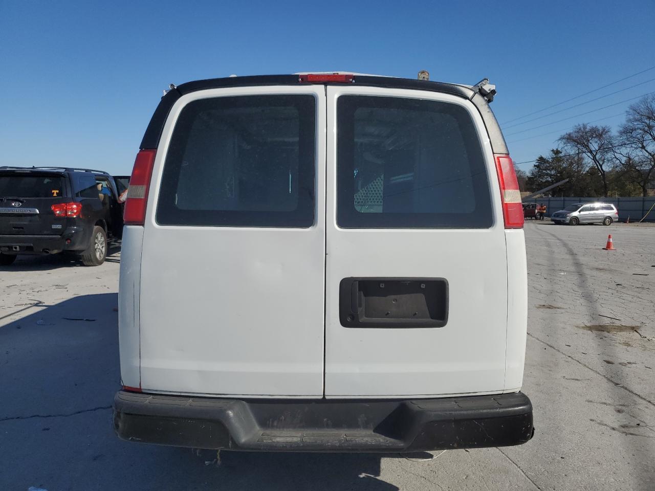 2011 Chevrolet Express G1500 - Фото 6