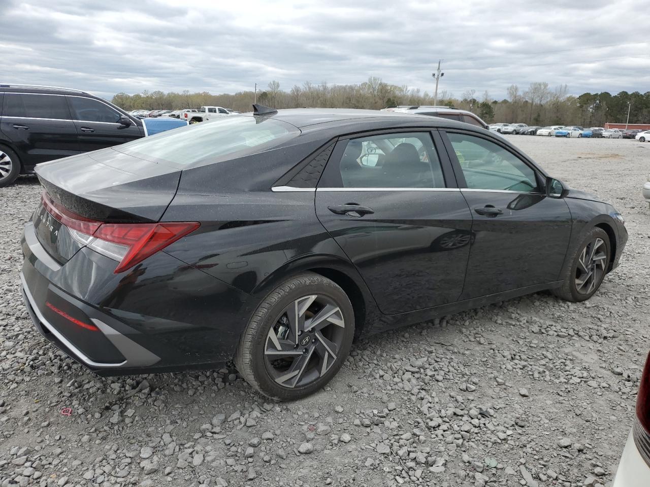 2024 Hyundai Elantra Sel - Image 3