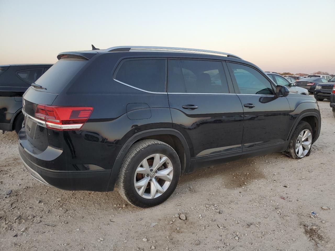 2019 Volkswagen Atlas Se - Image 3