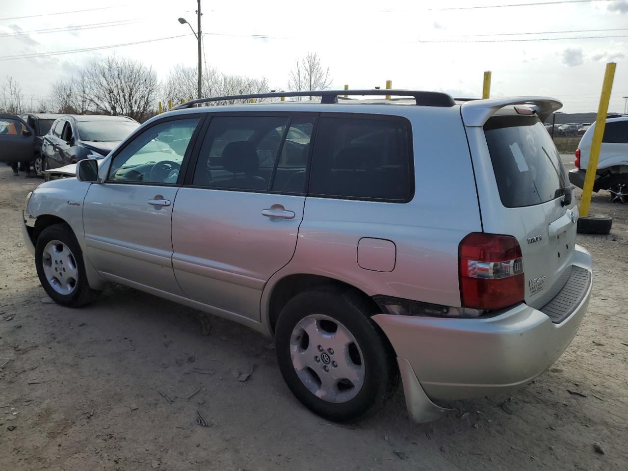 2004 Toyota Highlander - Image 2