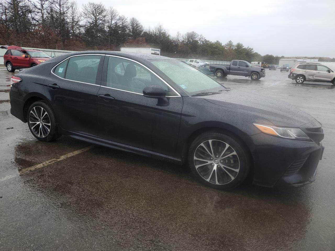 2020 Toyota Camry Se - Фото 4