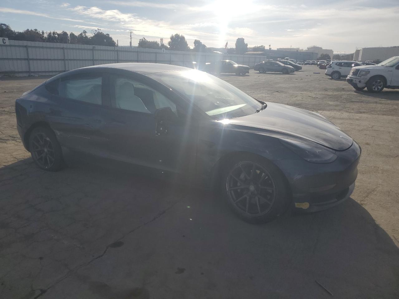 2022 Tesla Model 3 - Image 4