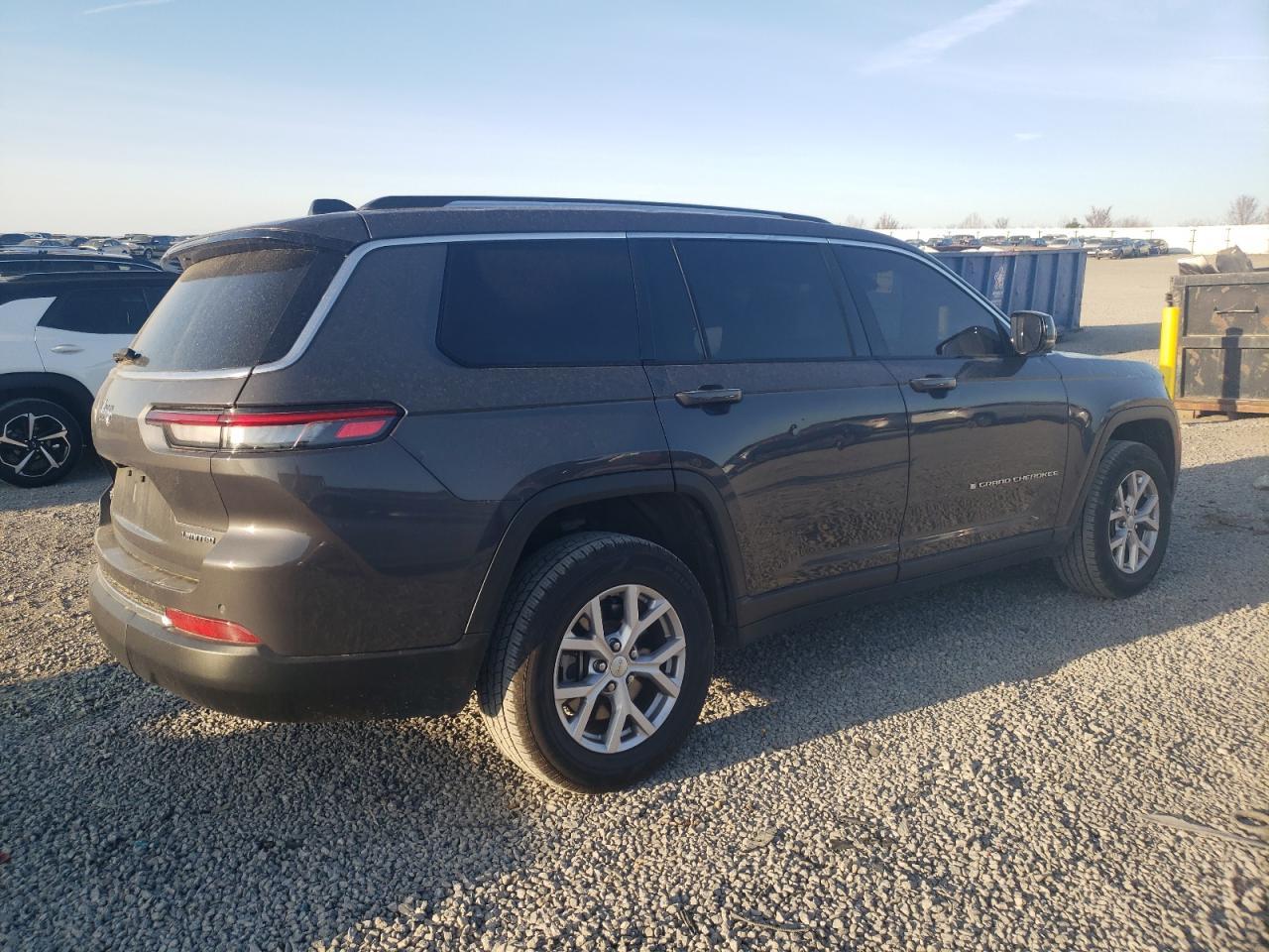 2022 Jeep Grand Cherokee L Limited L Limited - Image 3