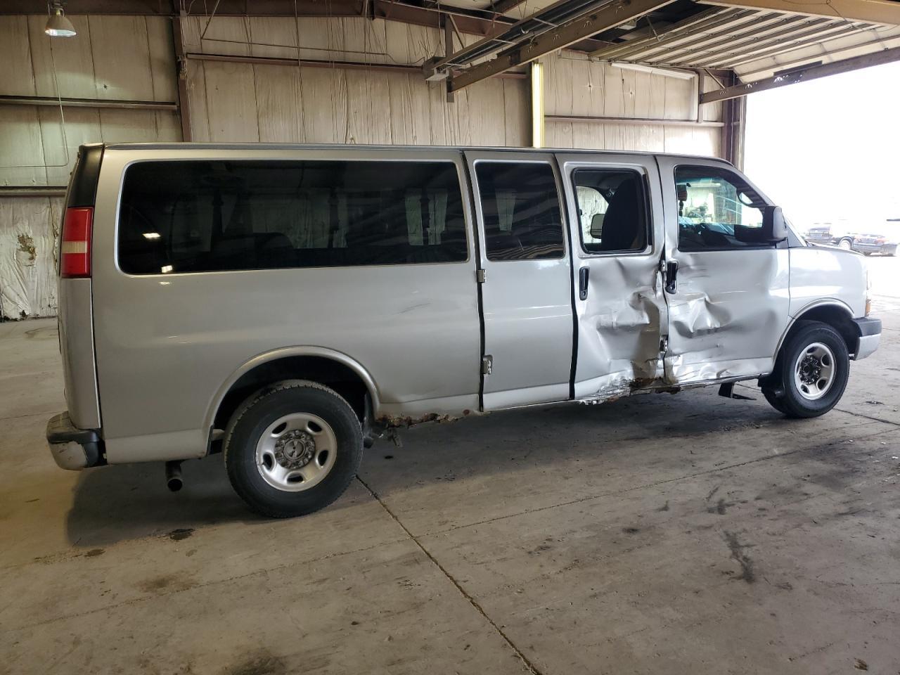 2012 Chevrolet Express G3500 Ls - Фото 3
