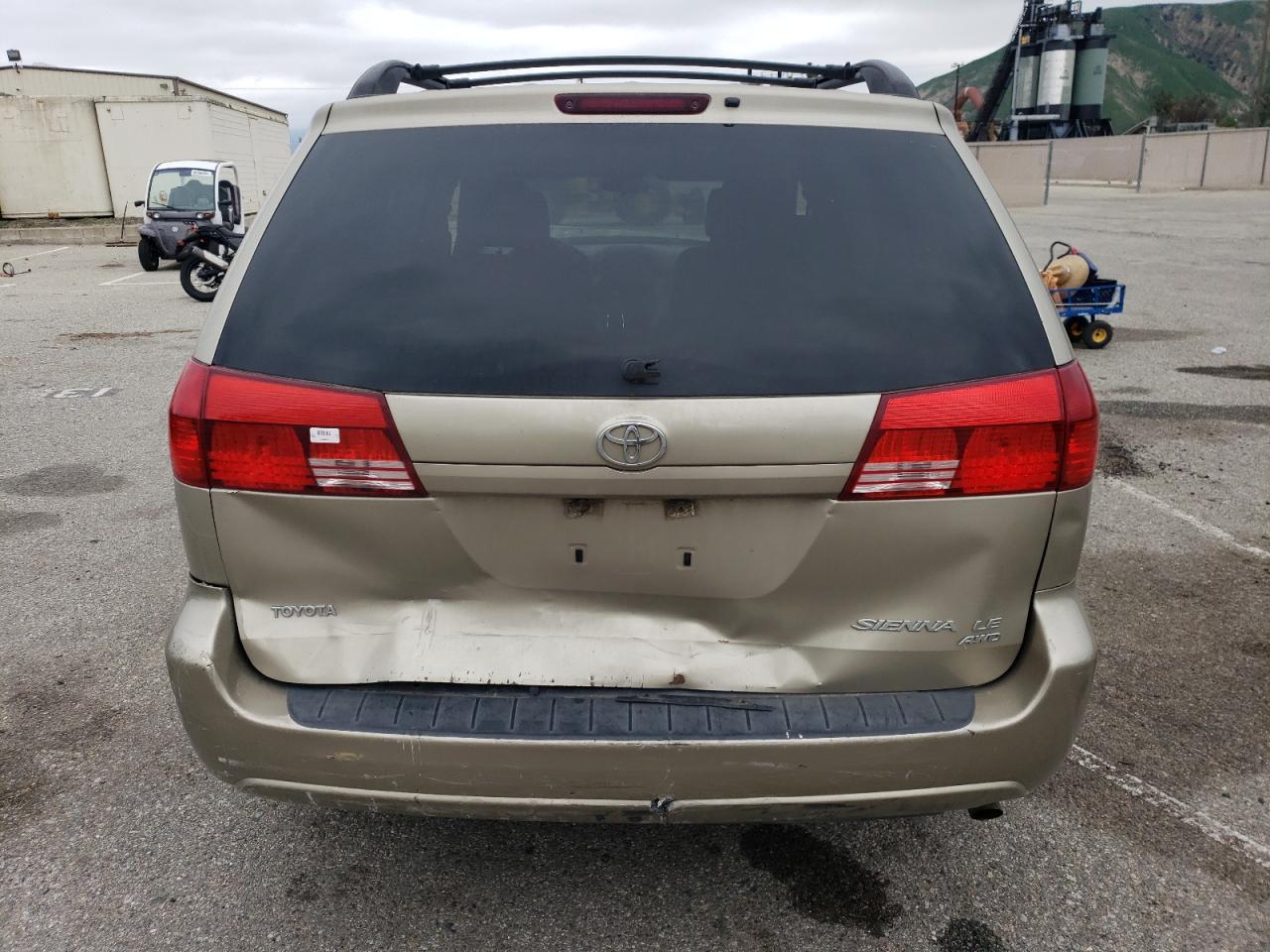 2004 Toyota Sienna Le - Фото 6