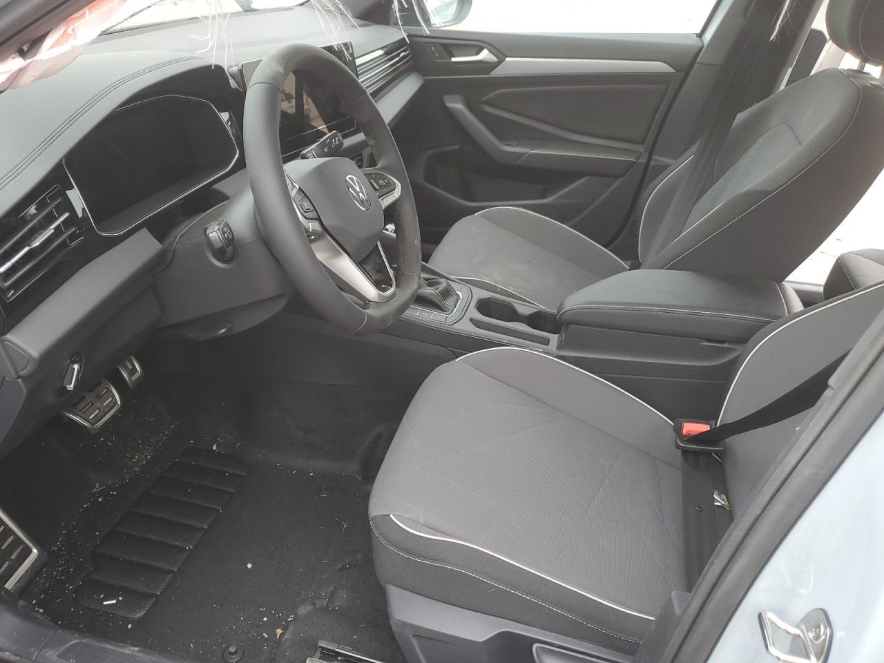 2025 Volkswagen Jetta Sport - Image 7