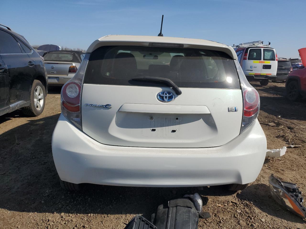 2014 Toyota Prius C - Image 6