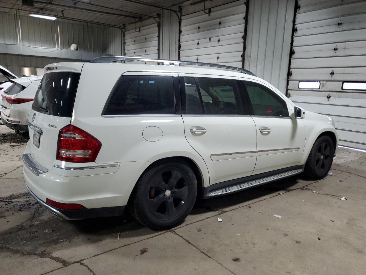 2012 Mercedes-Benz Gl 450 4Matic - Image 3