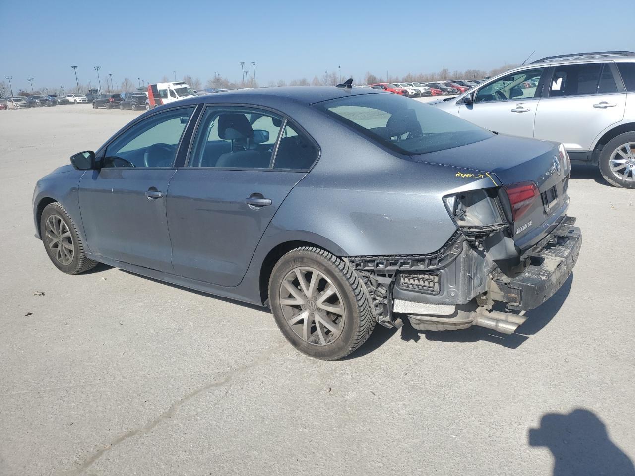 2016 Volkswagen Jetta Se - Image 2