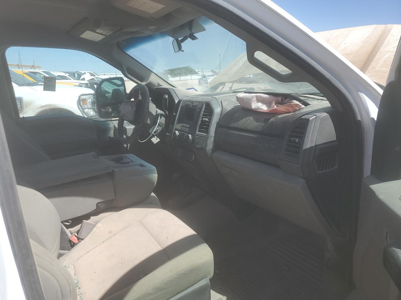 2019 Ford F550 Super Duty - Image 5