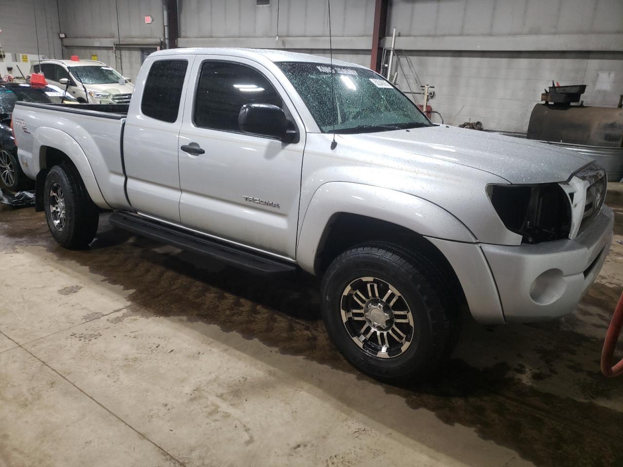 2005 Toyota Tacoma Access Cab - Image 4