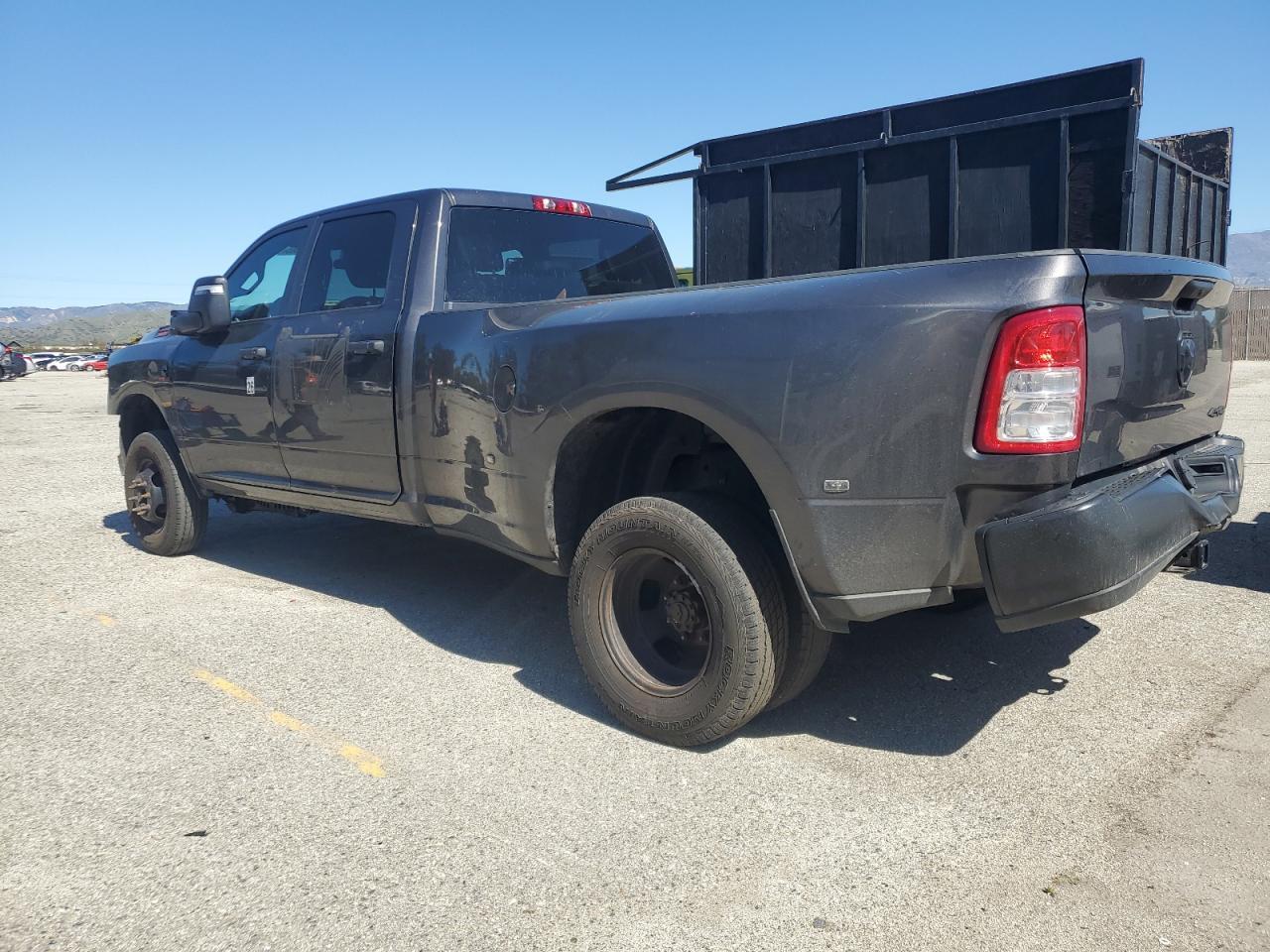 2023 Ram 3500 Tradesman - Фото 2