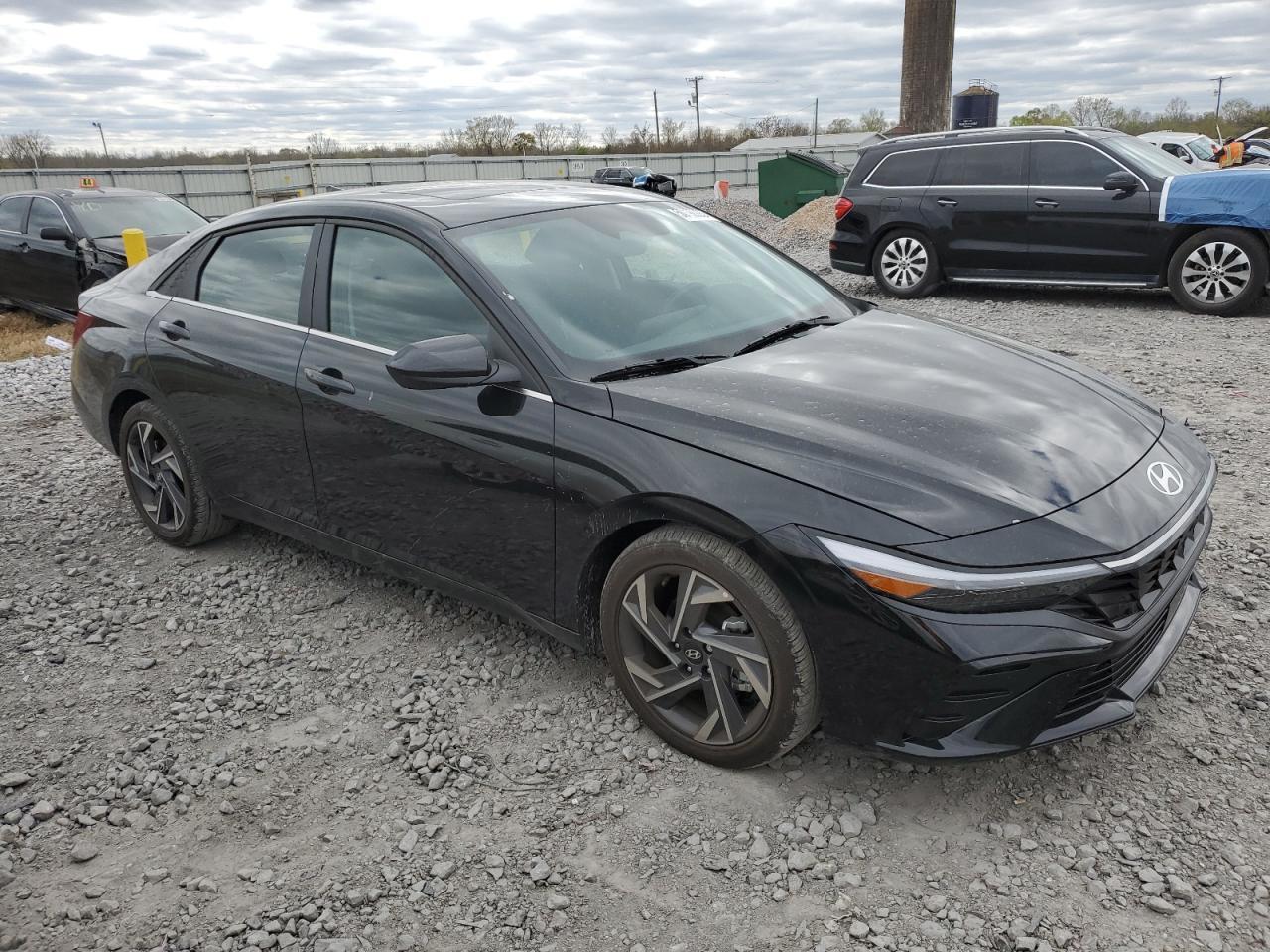 2024 Hyundai Elantra Sel - Image 4