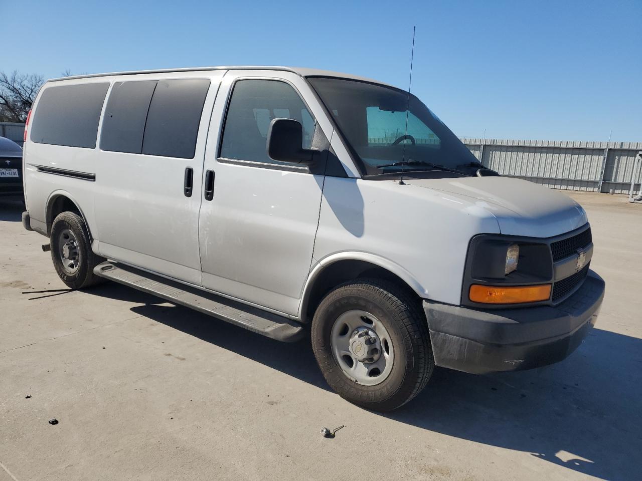 2008 Chevrolet Express G2500 - Image 4