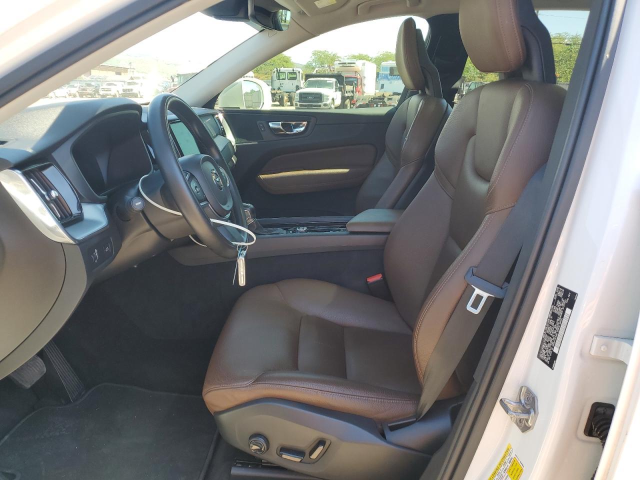 2018 Volvo Xc60 T5 Momentum - Image 7