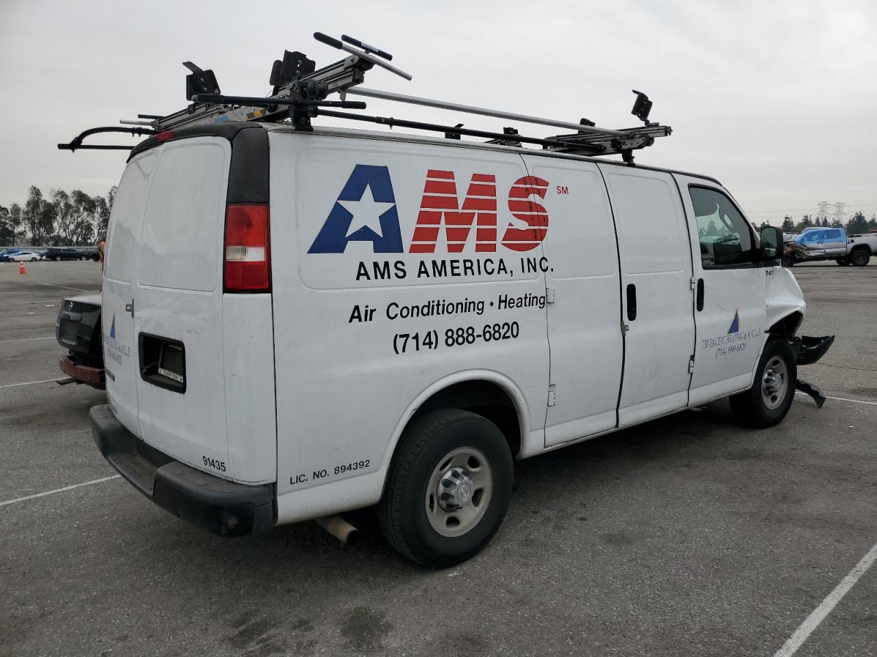2017 Chevrolet Express G3500 - Фото 3