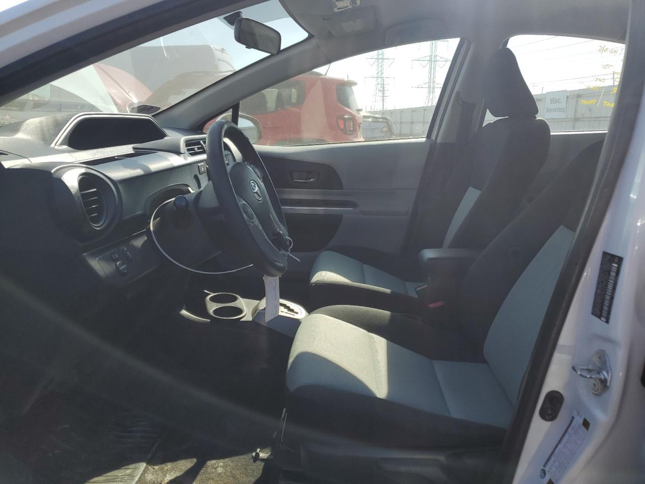 2014 Toyota Prius C - Image 7