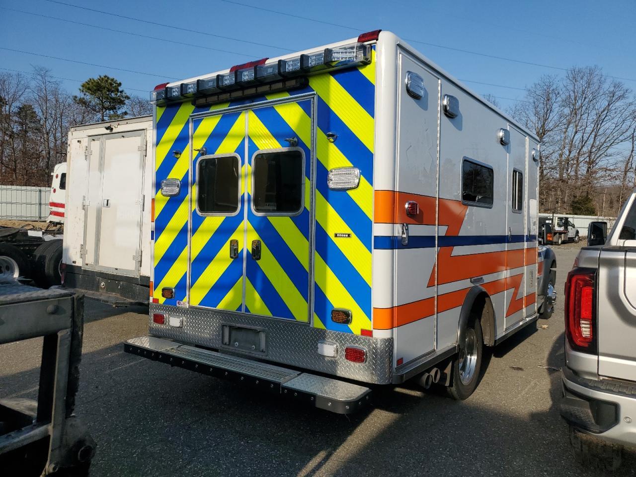 2015 Ford F450 Super Duty - Фото 3