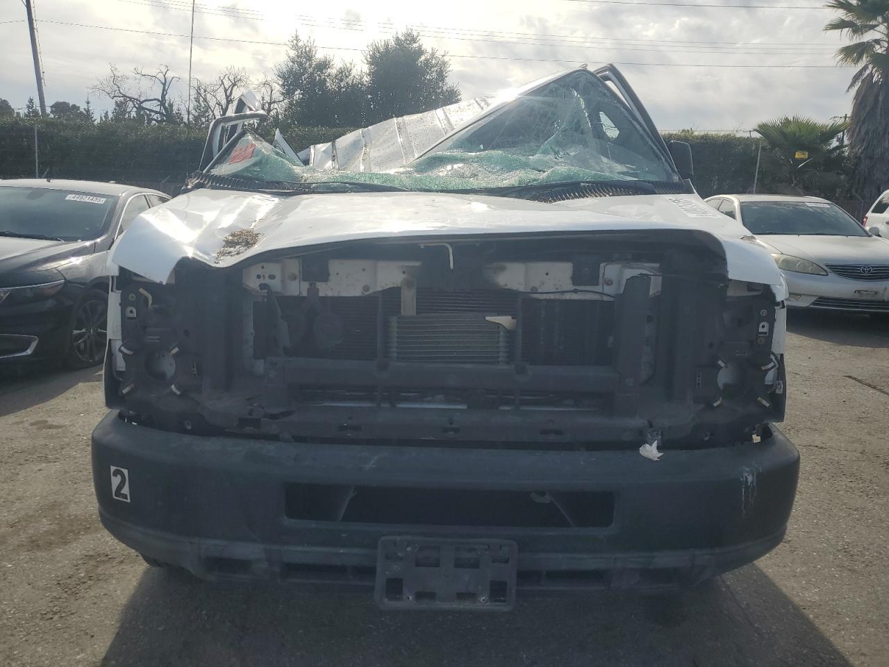 2011 Ford Econoline E150 Wagon - Image 5