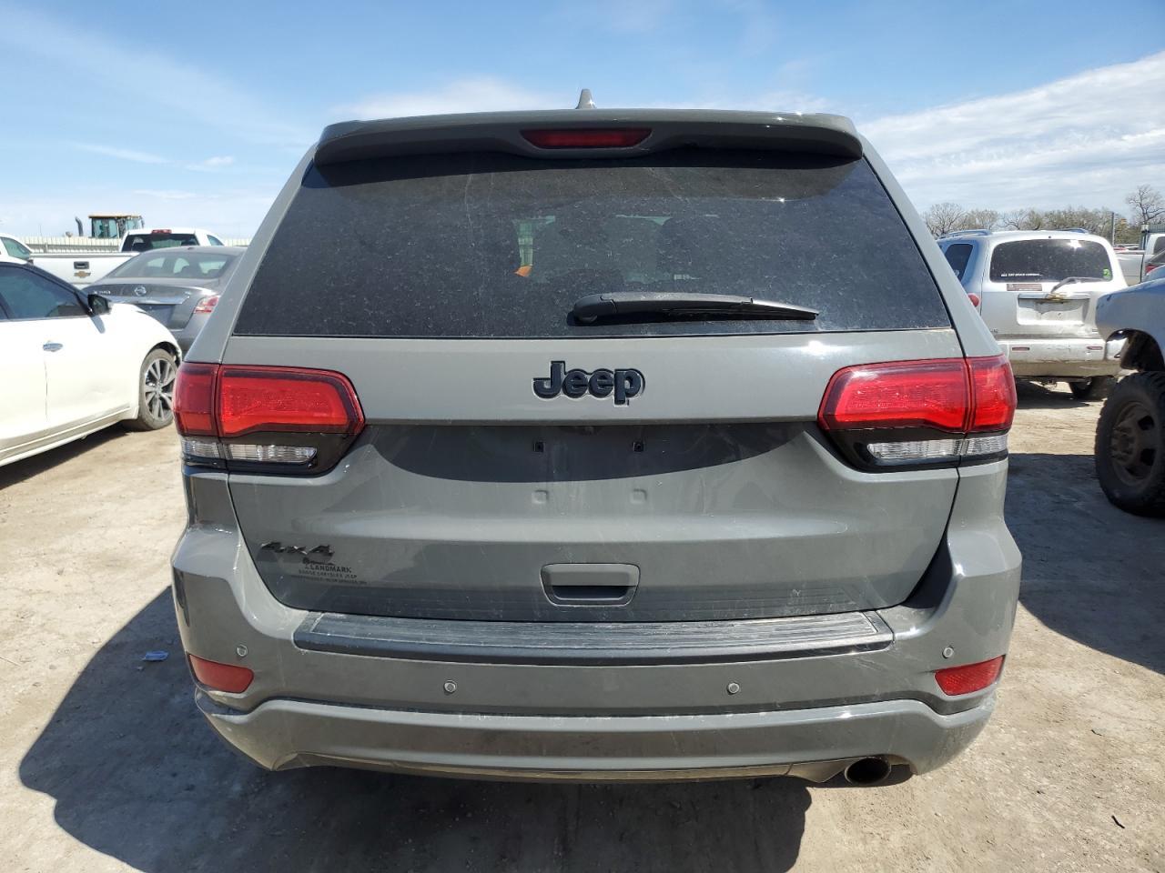 2020 Jeep Grand Cherokee Laredo - Image 6