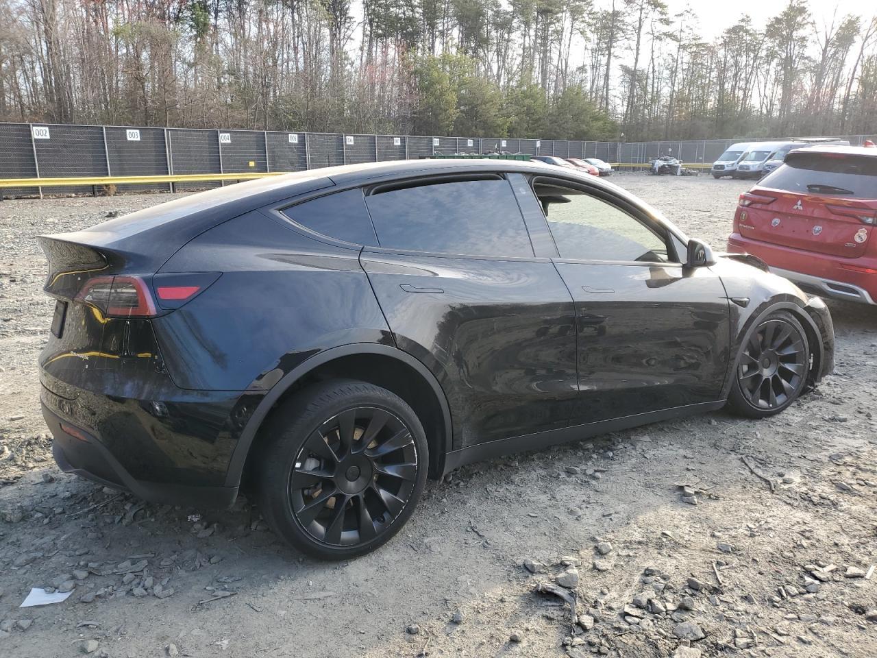 2023 Tesla Model Y - Фото 3
