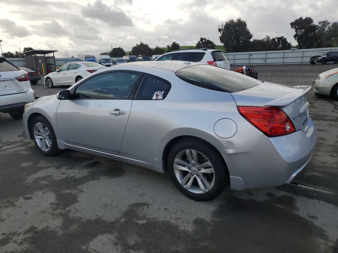 2012 Nissan Altima S - Image 2