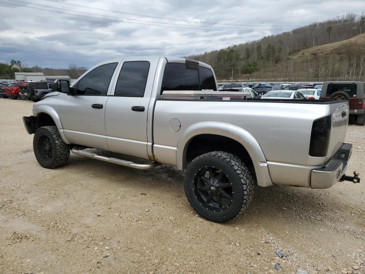 2005 Dodge Ram 2500 St - Фото 2
