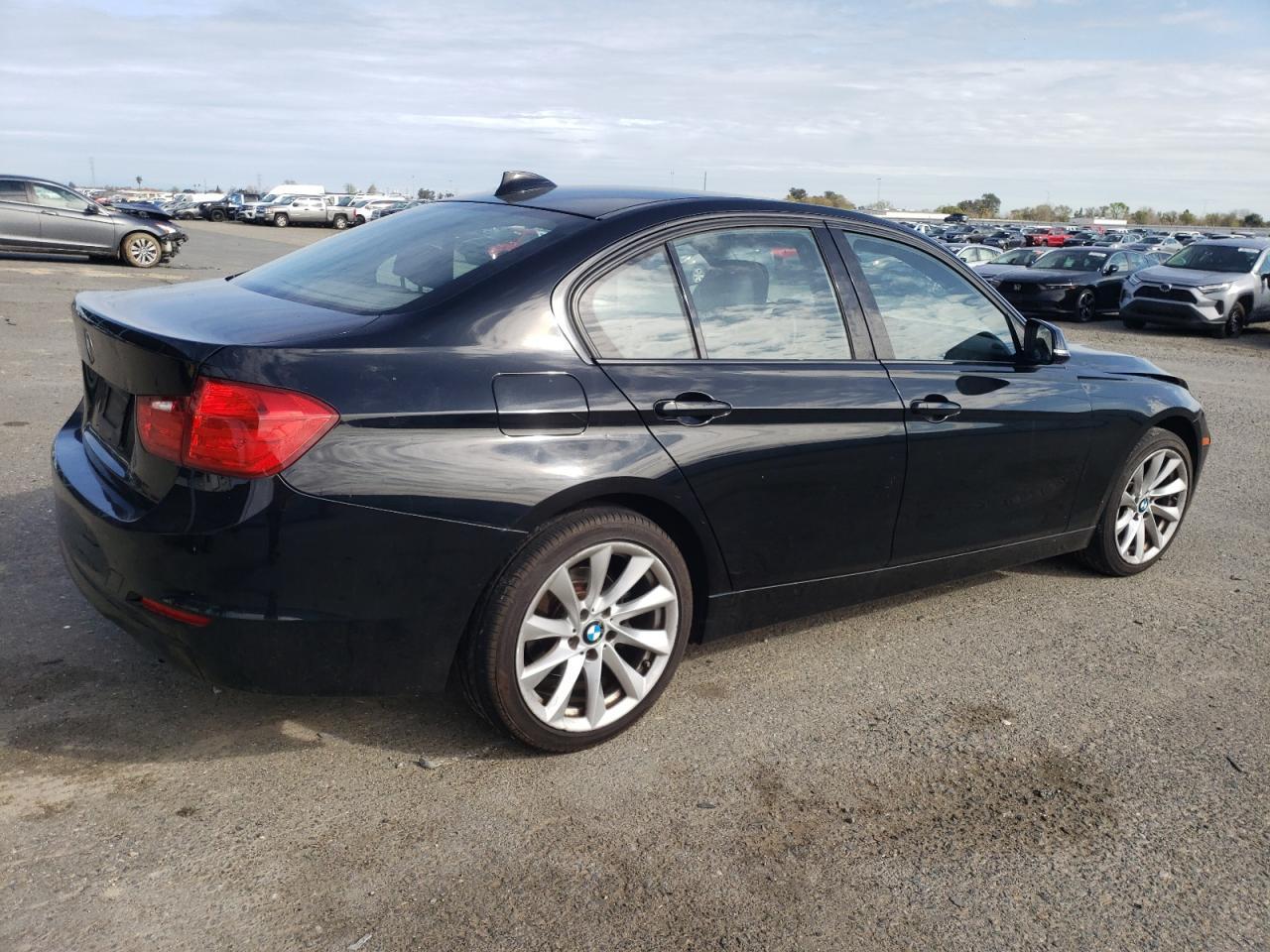 2015 BMW 320 I - Фото 3
