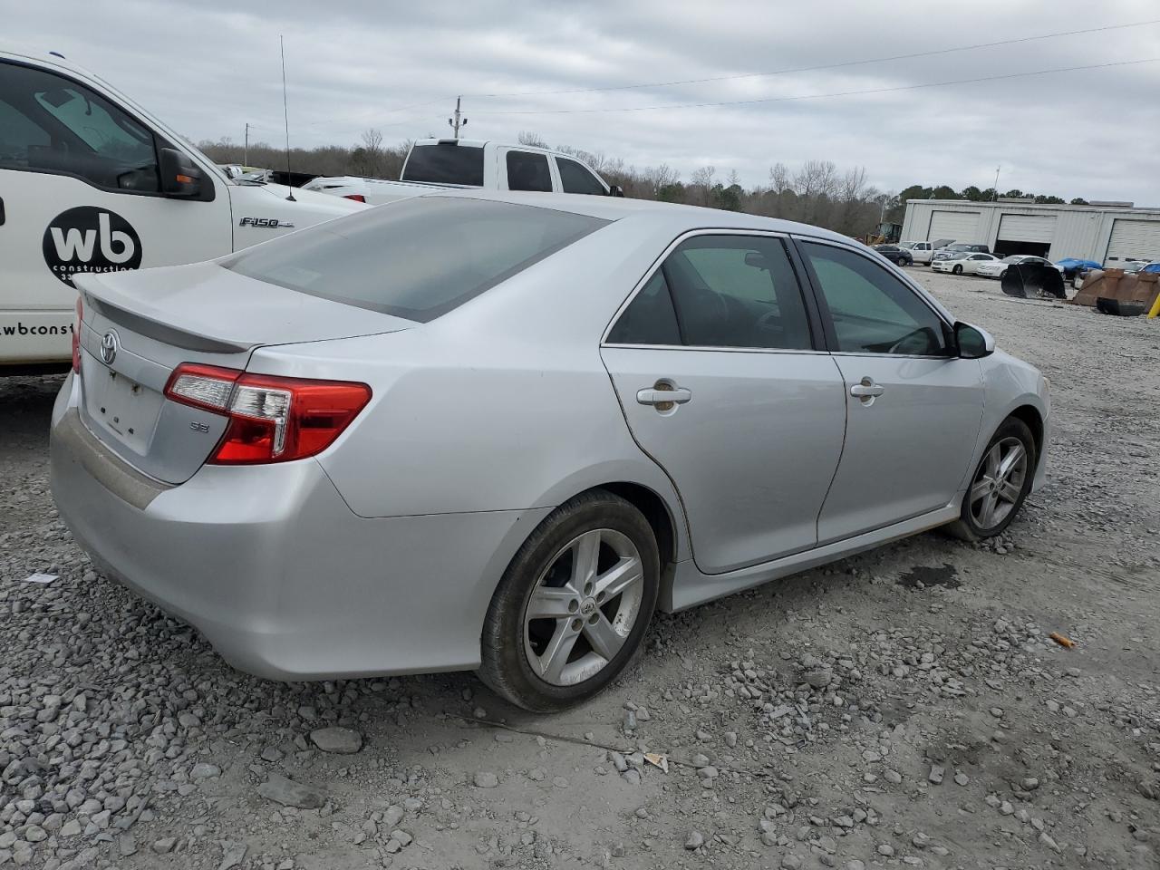 2012 Toyota Camry Base - Фото 3