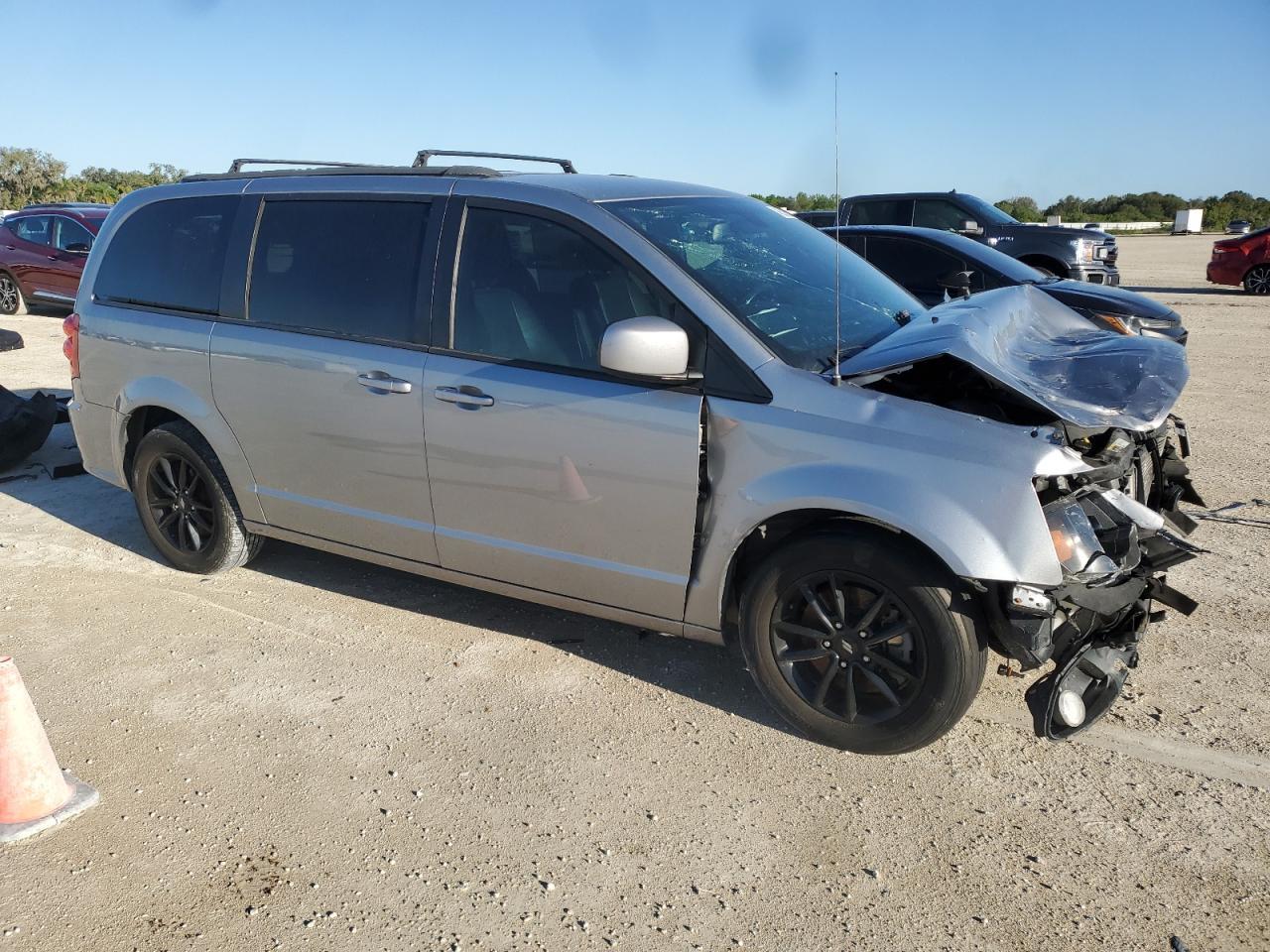 2019 Dodge Grand Caravan Gt - Image 4