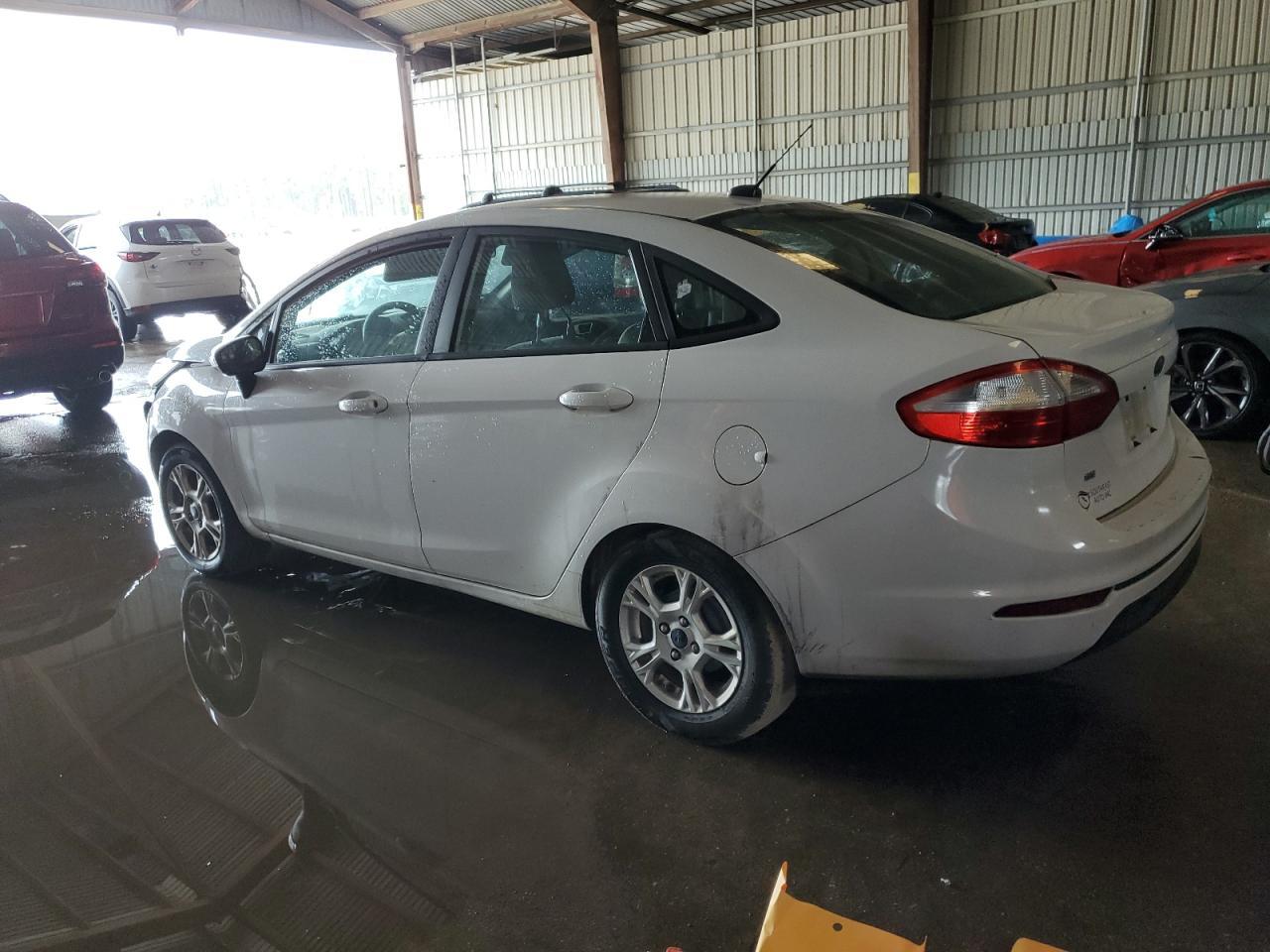 2016 Ford Fiesta Se - Фото 2