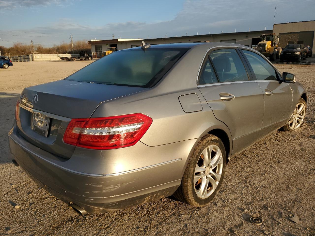 2011 Mercedes-Benz E 350 - Фото 3