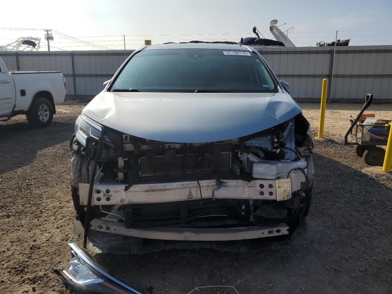 2021 Toyota Sienna Le - Image 5