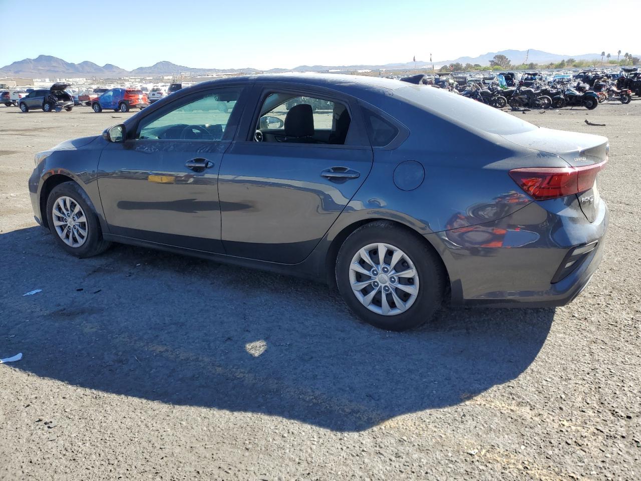 2021 Kia Forte Fe - Фото 2