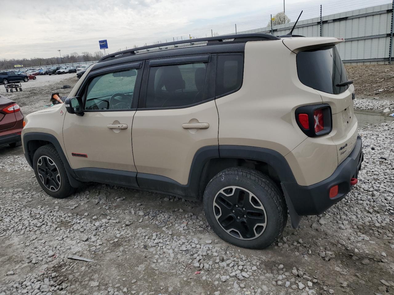 2016 Jeep Renegade Trailhawk - Image 2