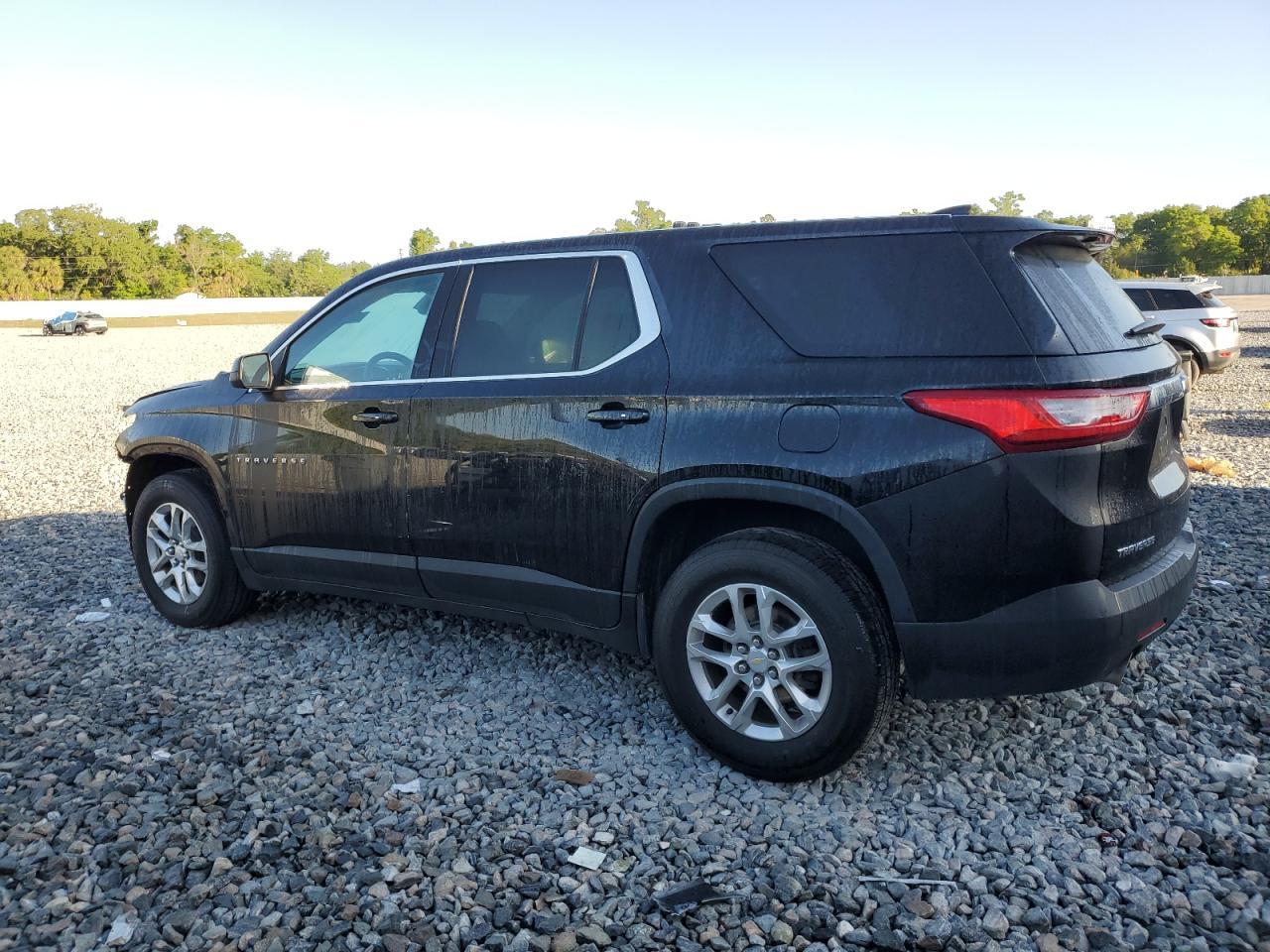 2021 Chevrolet Traverse Ls - Image 2