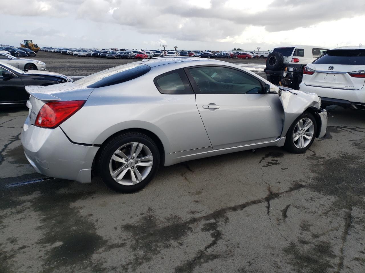 2012 Nissan Altima S - Image 3