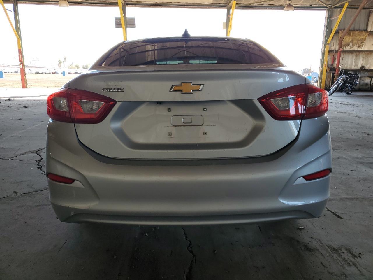 2017 Chev Cruze Ls - Фото 6