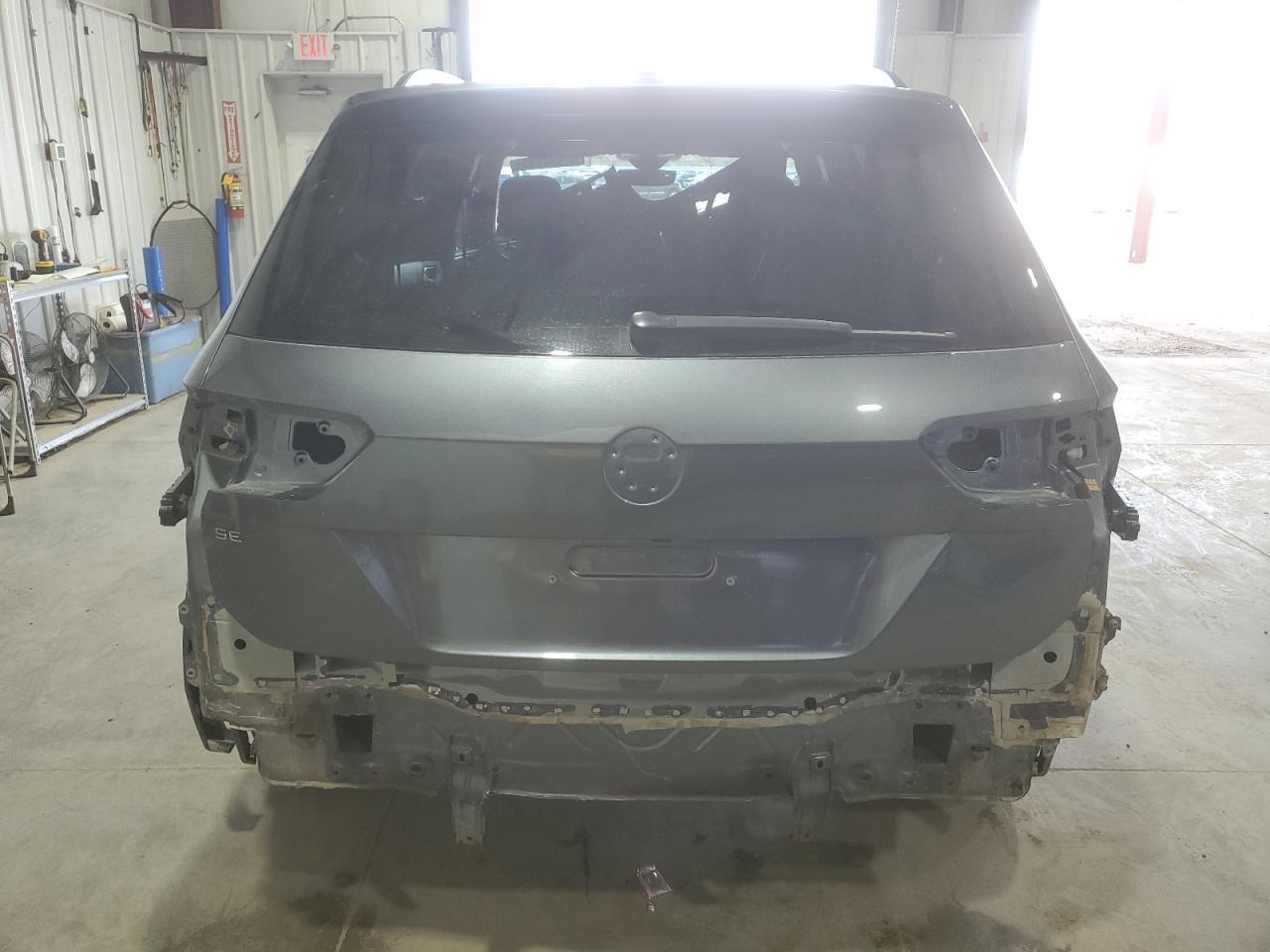 2022 Volkswagen Tiguan Se R-Line Black - Image 6