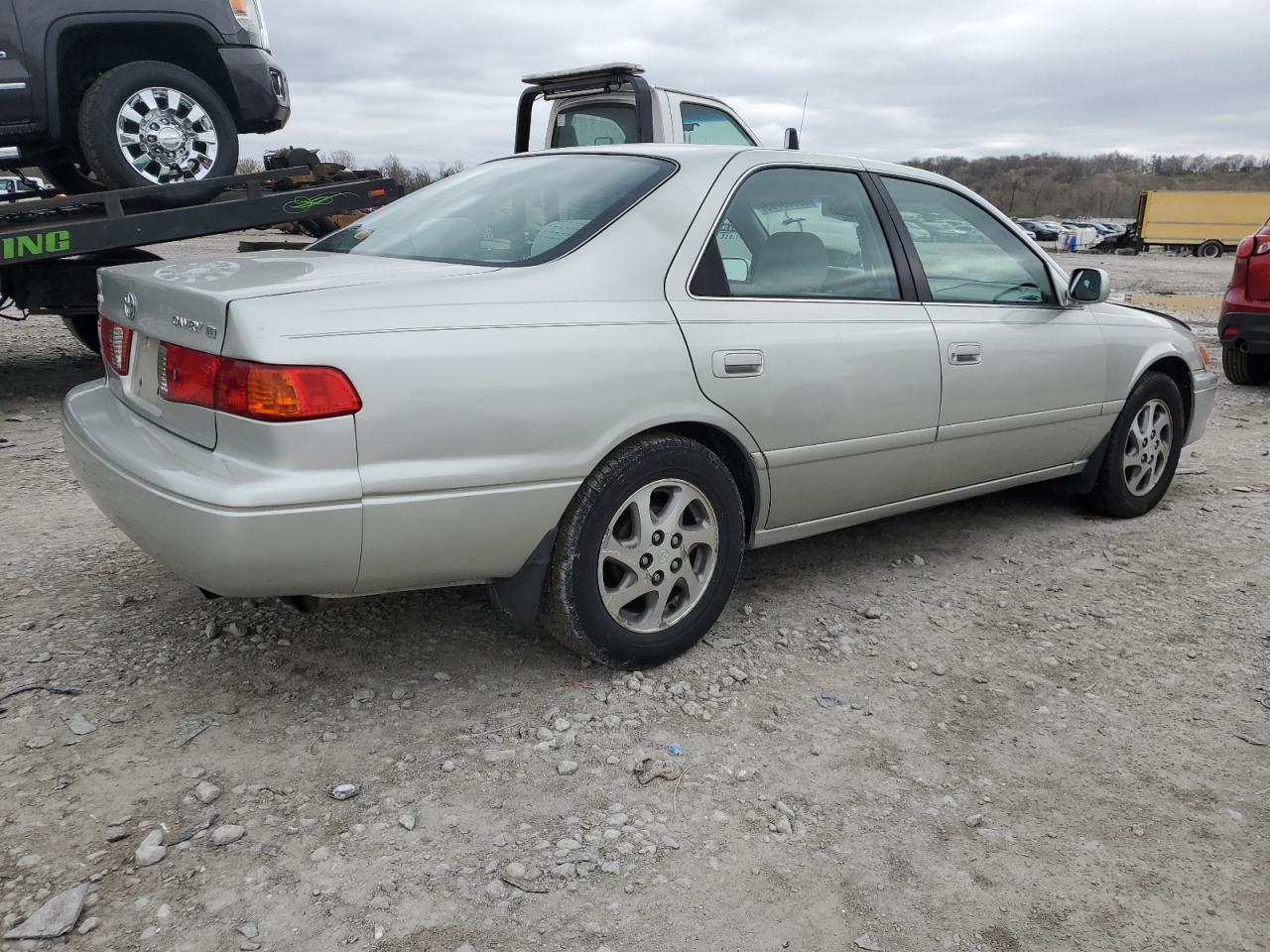 2000 Toyota Camry Ce - Фото 3