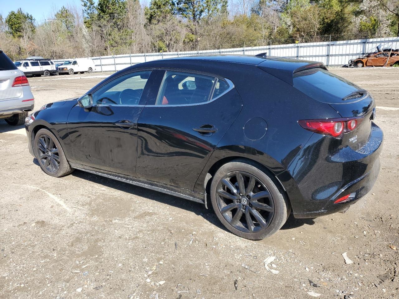 2023 Mazda 3 Premium - Фото 2